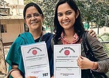 Mother-daughter-degree-together-Delhi-University