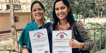 Mother-daughter-degree-together-Delhi-University