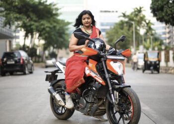 Inspiring-Story-Woman-Rebel-Wasn't-Born-Fit-In-But-Stand-Out-Feature