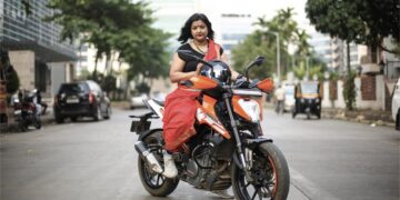 Inspiring-Story-Woman-Rebel-Wasn't-Born-Fit-In-But-Stand-Out-Feature
