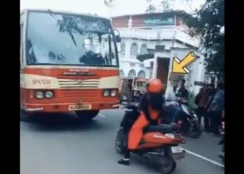 Kerala-Brave-Woman-Blocks-Bus-Driving-In-Wrong-Lane-IFORHER