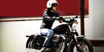 girl-riding-enfield-beaten-iforher