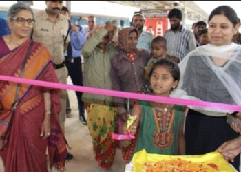 Daughter-of-Labourer-Inaugrate-Bengaluru-Railway-Waiting-Room-Cover=Page