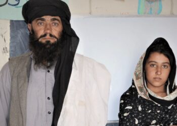 Father-travelling-12kms-daughetrs-education-iforher