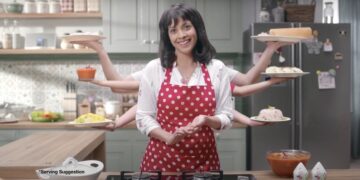 Woman-superwoman-multi-tasking