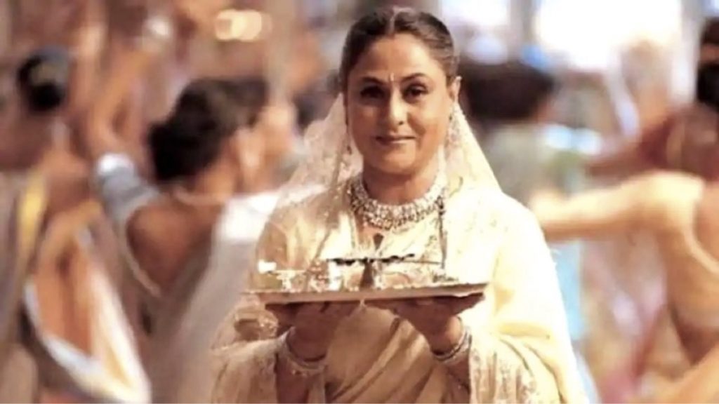 6 Dumbest Female Characters In Bollywood Movies That Show How Bollywood