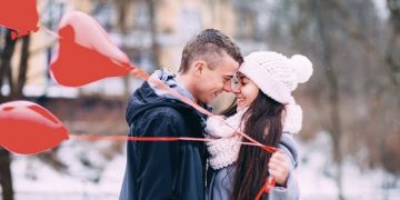 Signs-To-Tell-If-She-Likes-You