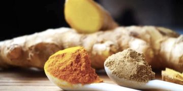 benefits of turmeric on skin, hair, heart, brain