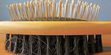 How To Clean Your Hairbrush In Simple Steps