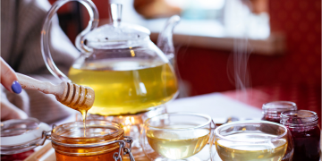 Benefits of warm water with honey