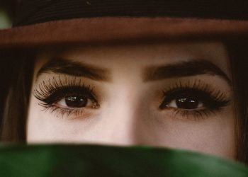 Lash lifting