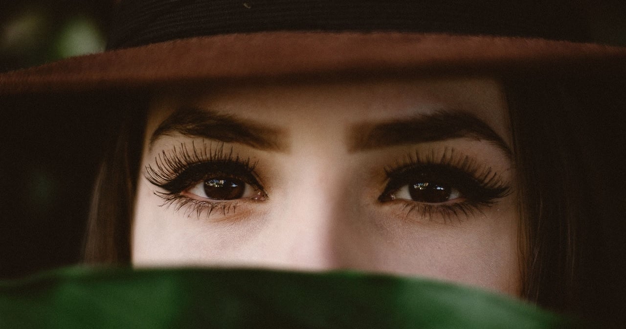 Lash lifting