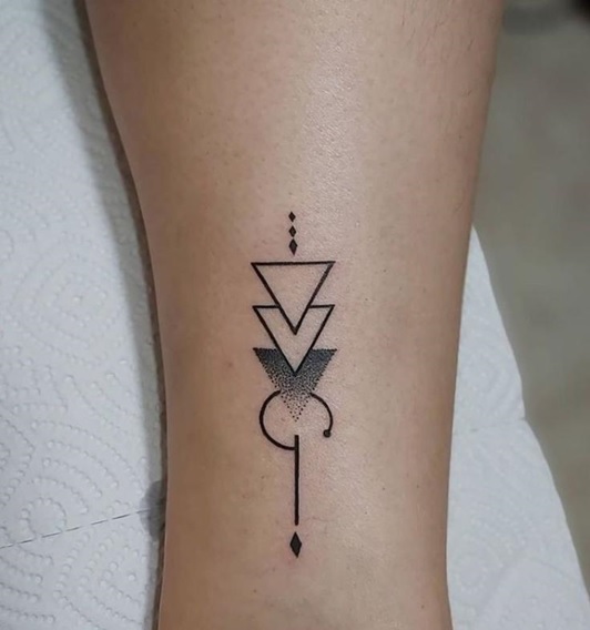Tattoos with geometric shapes