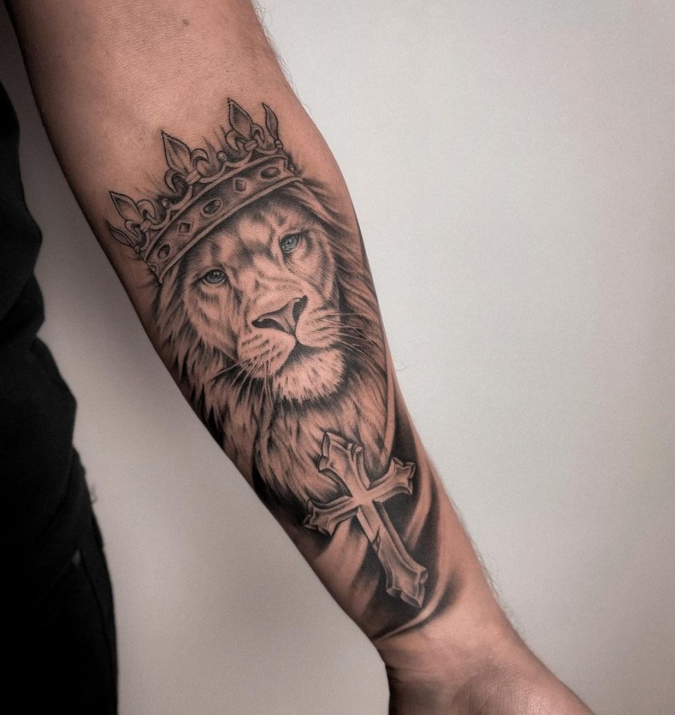 Top 40 Best Lion Tattoos For Men Women 2023 