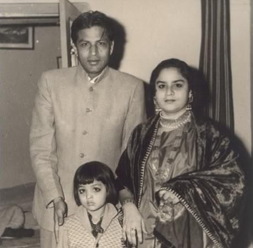 SRK mother father