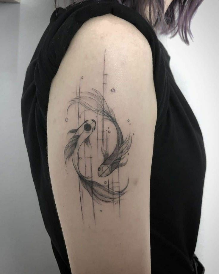 Tatuagem de peixe koi no antebraço-10