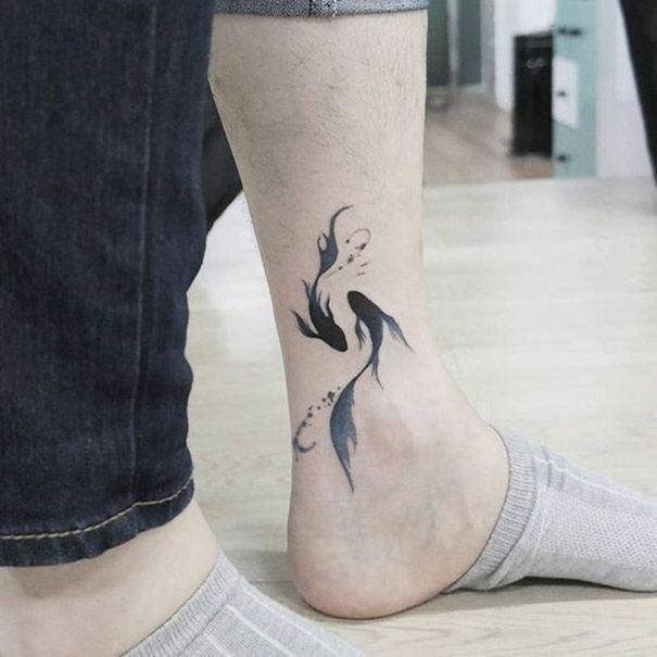 Tatuagem de peixe koi preto-20