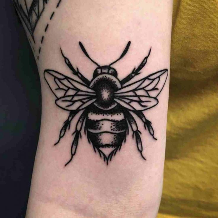 Traditional bee tattoo-19