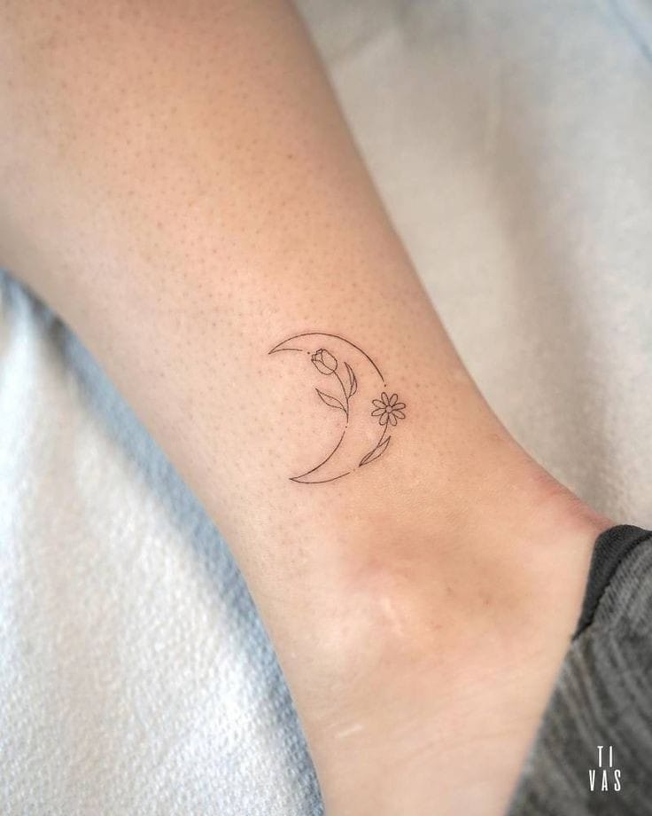 Tatuagem Lua no Tornozelo