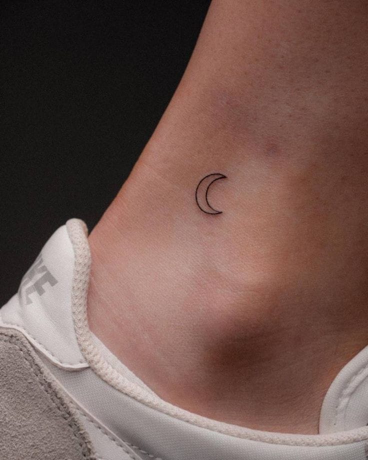 Tatuagem Lua no Tornozelo