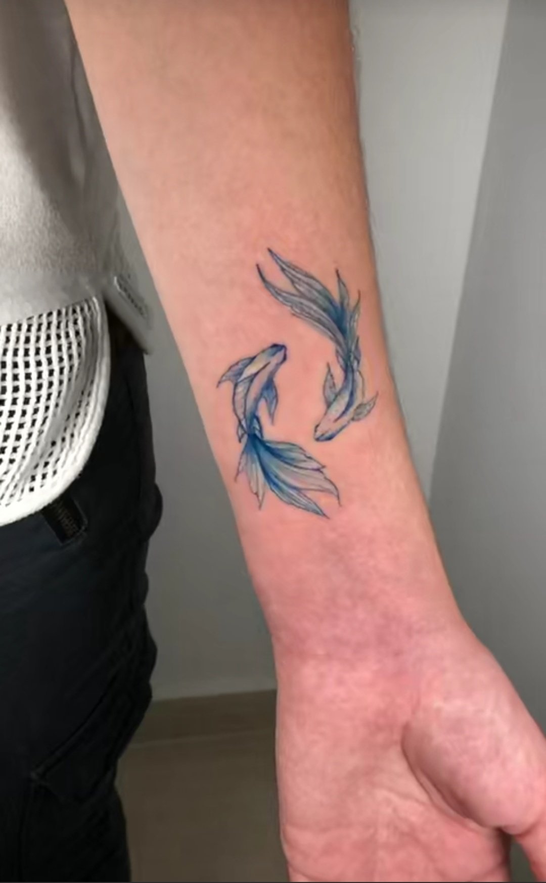 Tatuagem de peixe koi azul-07