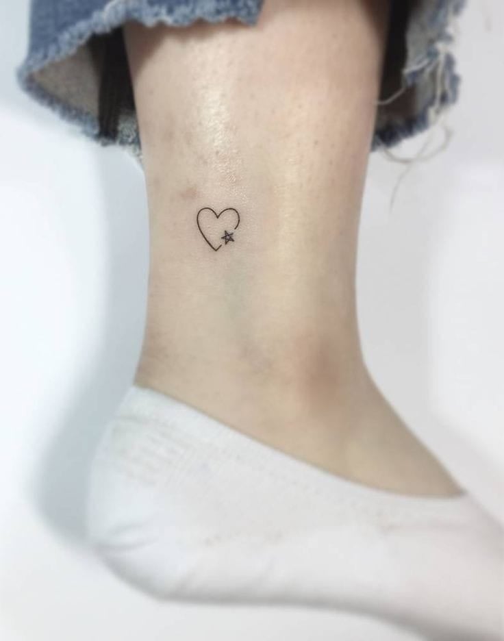 Tatuagem Simples no Tornozelo