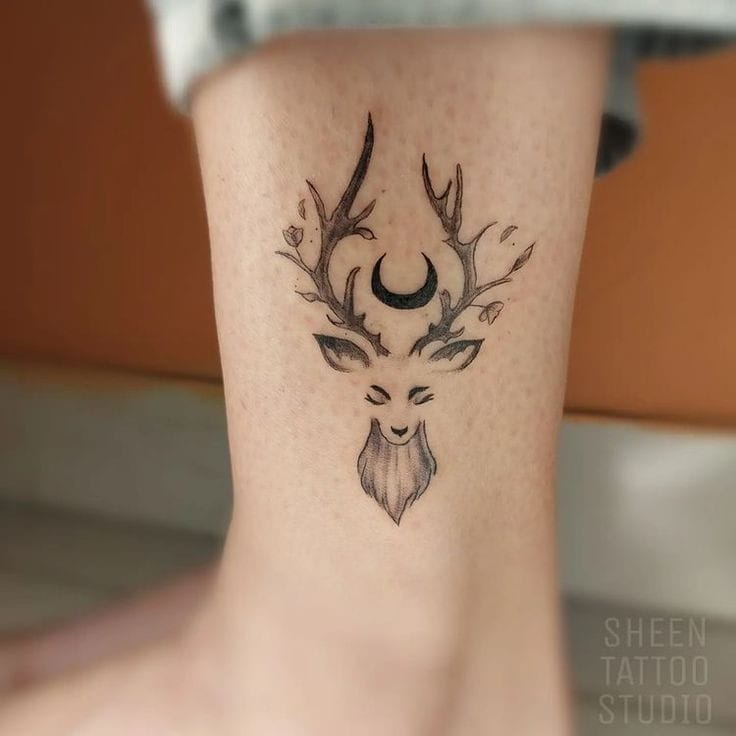 Tatuagem de tornozelo de veado