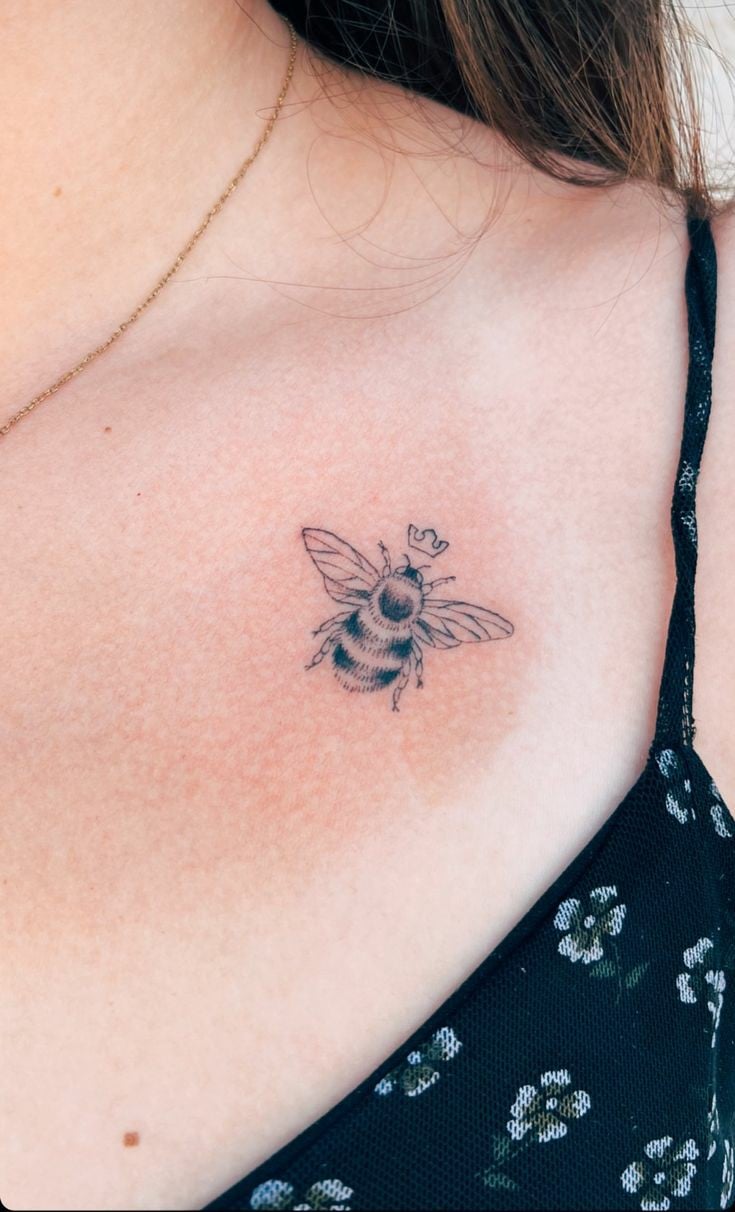 Cool Queen bee tattoo-21