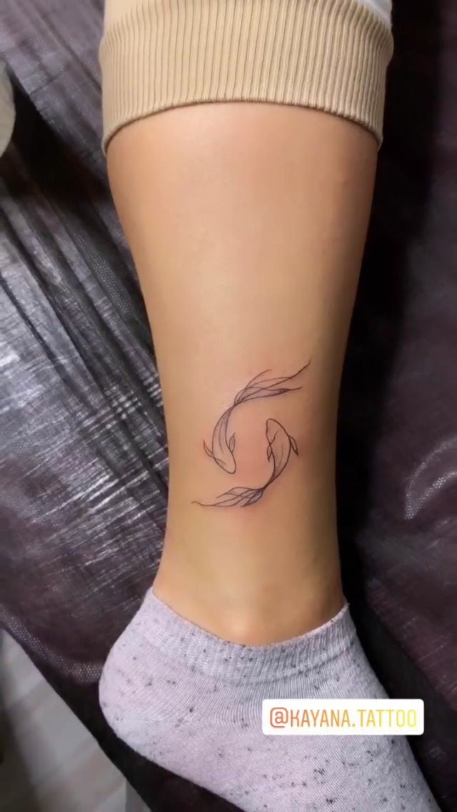 Tatuagem de peixe koi na perna-06