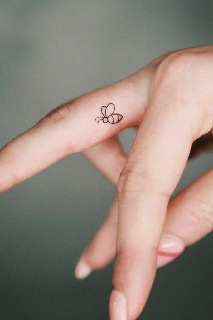 Finger bee tatto-05