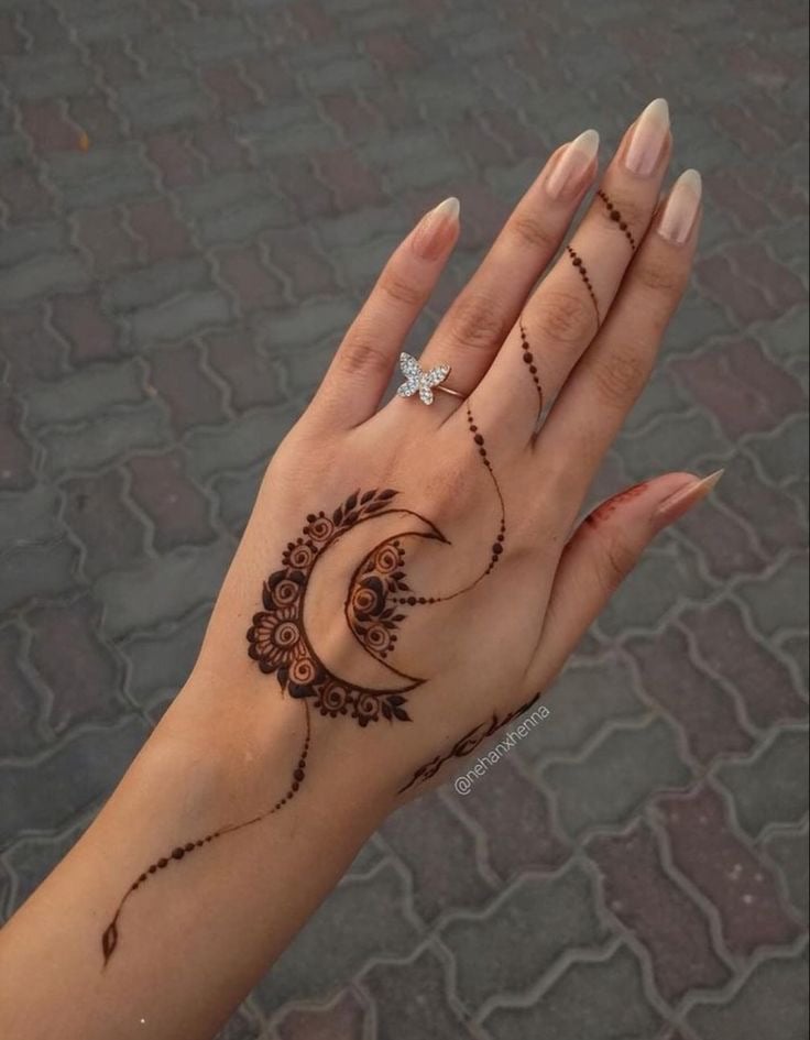 moon with floral mehndi deaign-05