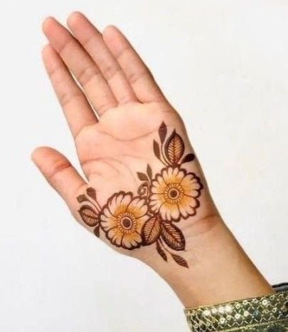mesmerising flower mehndi design-11
