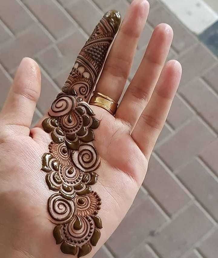 charming mehndi design-15