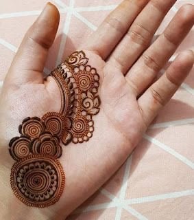 appealing mehndi design-17