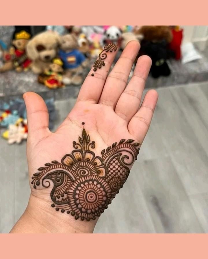 classy mehndi design-27